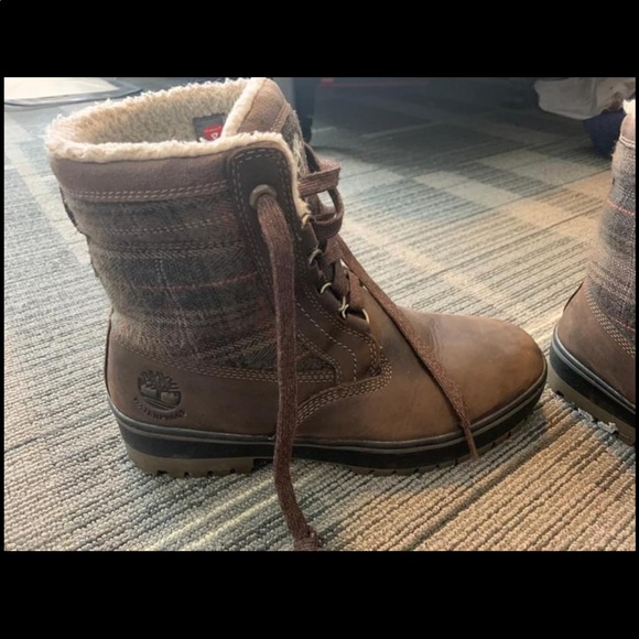 Timberland Brown latest style waterproof snowboots - Picture 2 of 5